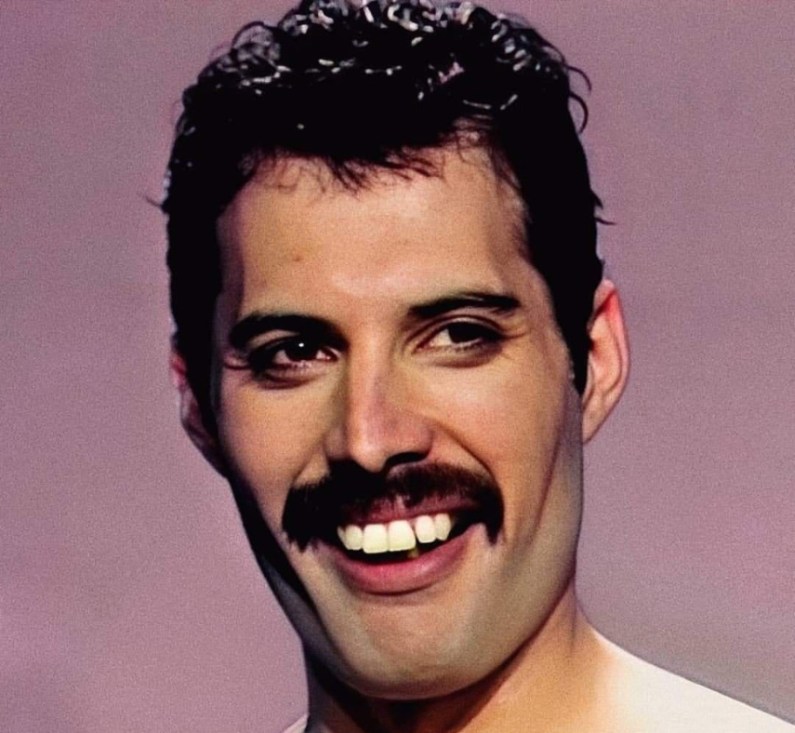Freddie Mercury teeth