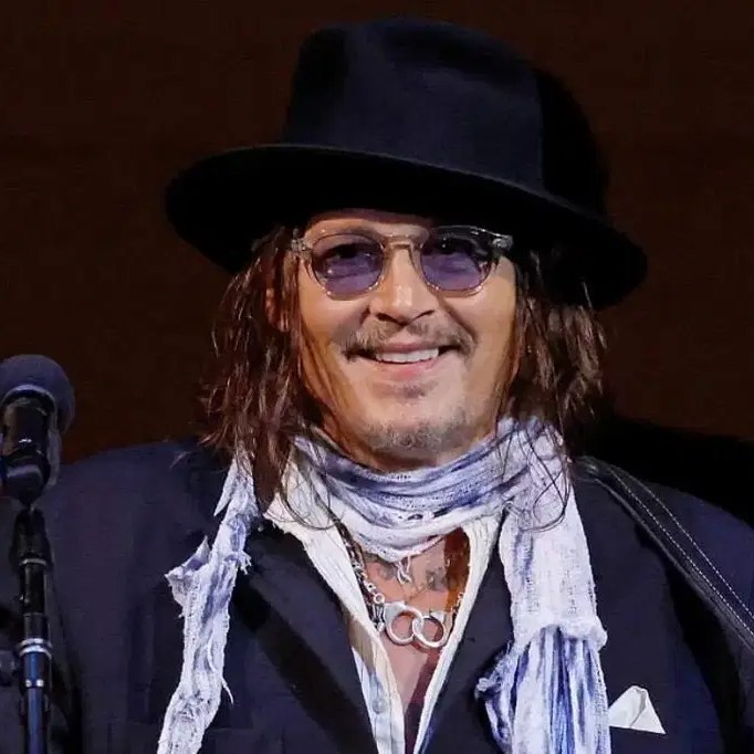 Johnny depp teeth 2025